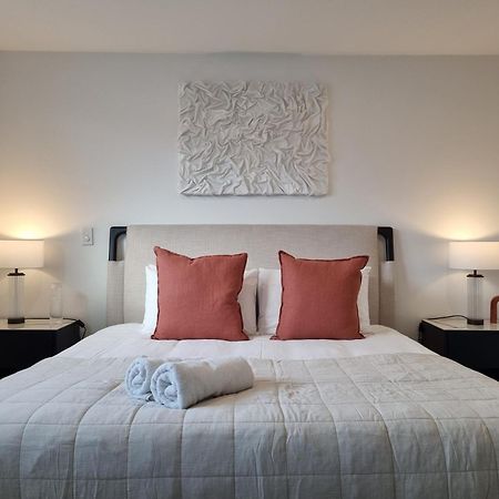 Cloud Nine Elegant Escape Awaits Apartment Крайстчърч Екстериор снимка