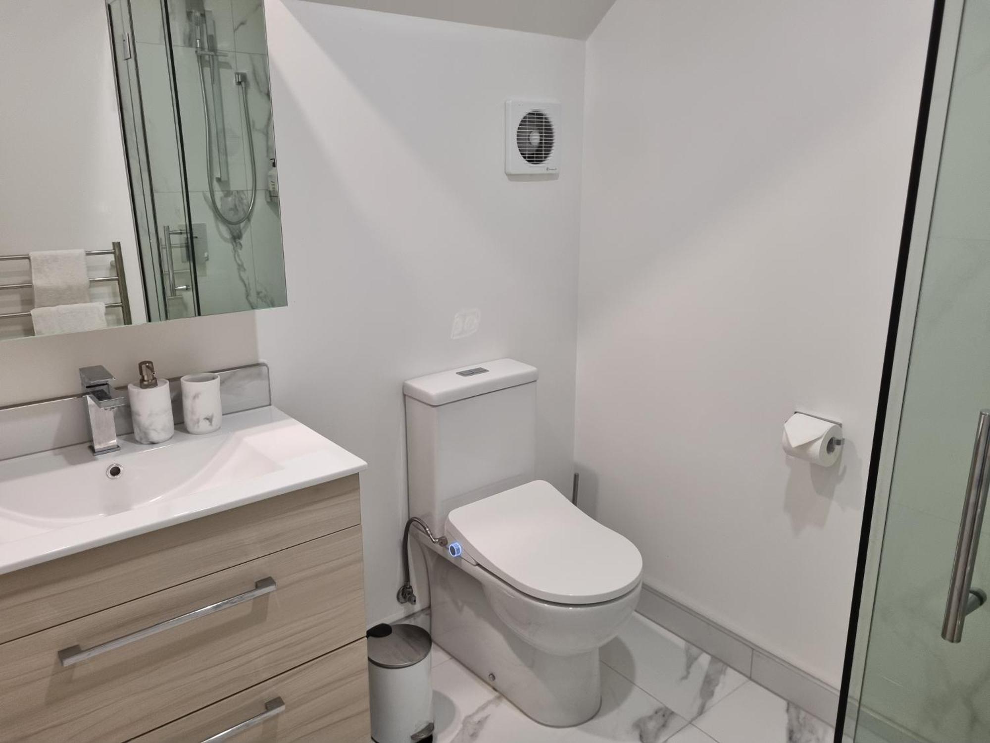 Cloud Nine Elegant Escape Awaits Apartment Крайстчърч Екстериор снимка