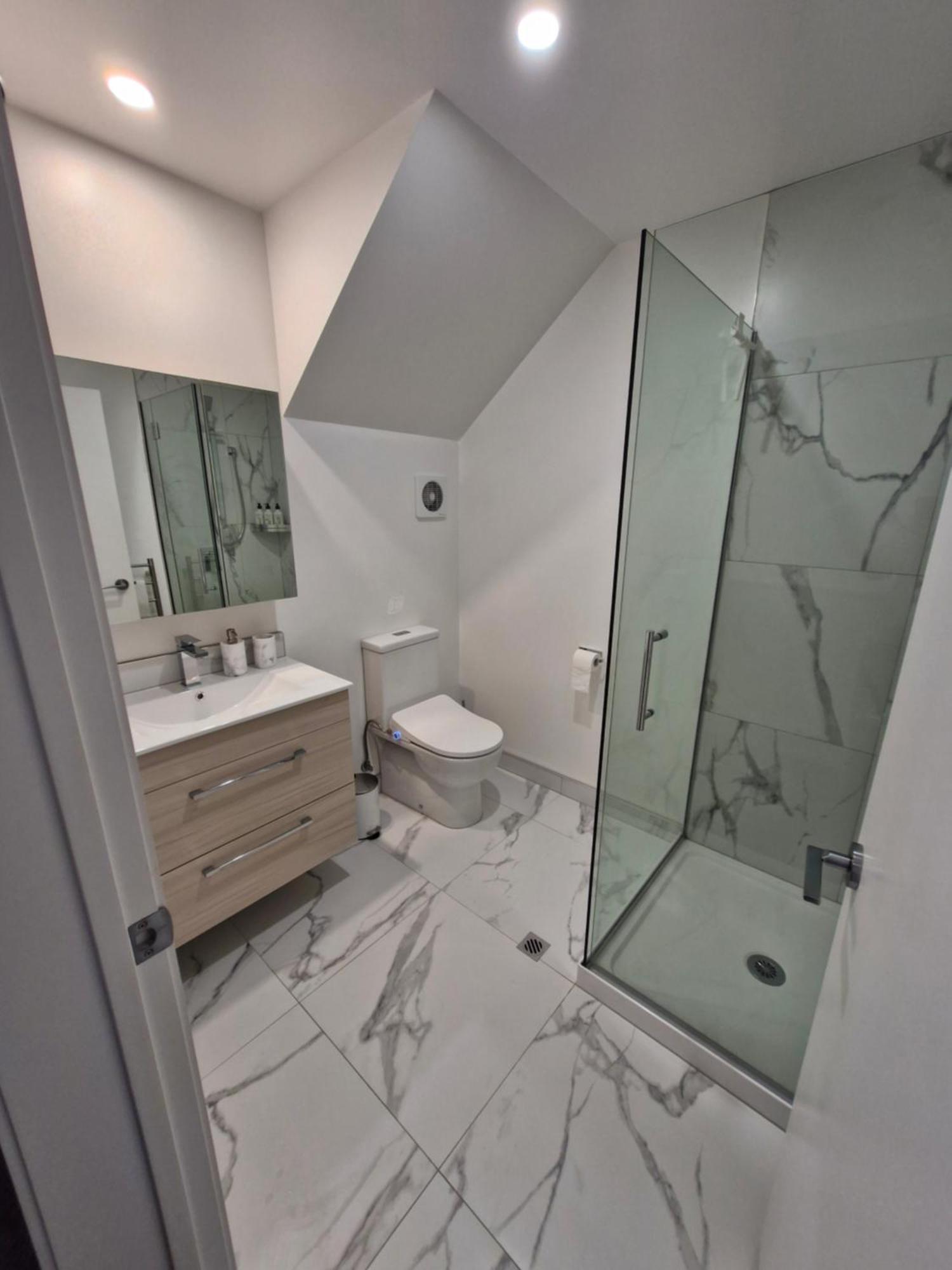 Cloud Nine Elegant Escape Awaits Apartment Крайстчърч Екстериор снимка